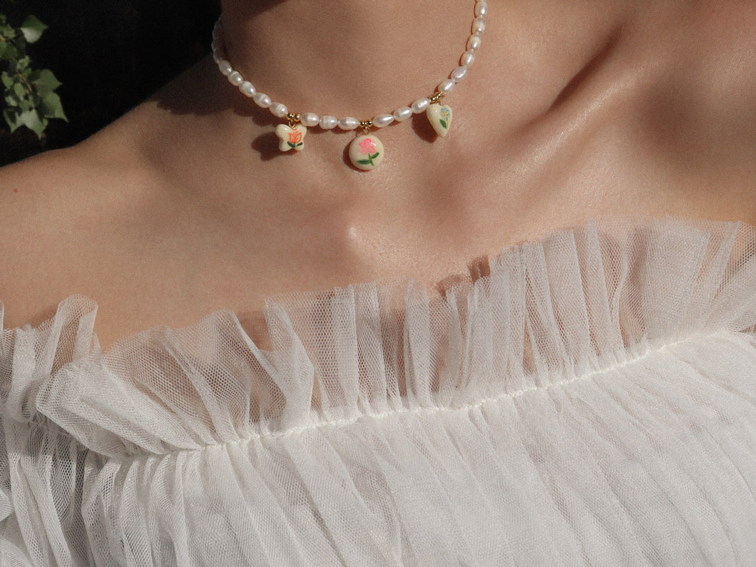 70s Floral Pearl Choker
